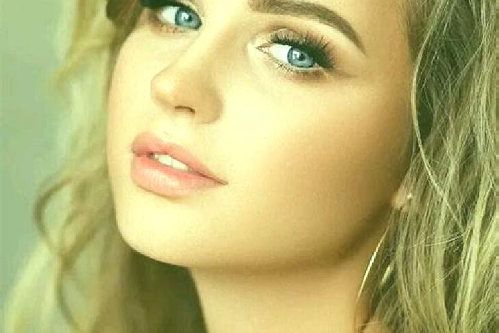 Alice, 29, a dark blonde blue-eyed mediterranean companion based in Ar Rawd. Offering Dinner Date, OWO, Prostate Massage, Girlfriend Experience. Available fo...