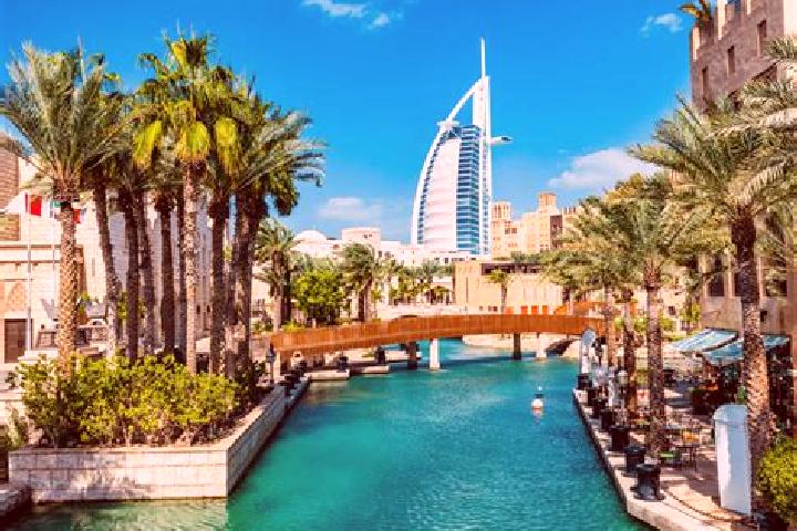 Alice, 29 — Escort in Madinat as Sadat, Egypt