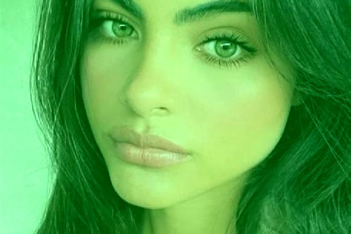 Alice, 30, a auburn dark-eyed indian companion based in Isangel. Offering A-Level, Massage, Tantra. Available for incall and outcall, overnight bookings avai...