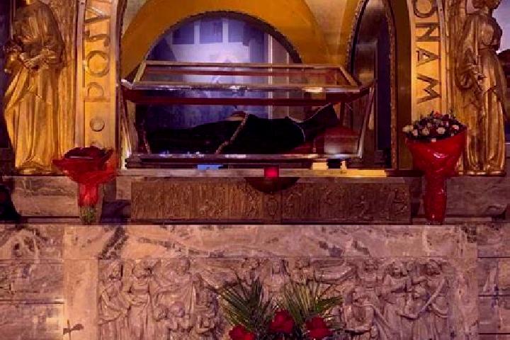 Alice, 30 — Escort in Cascia, Italy