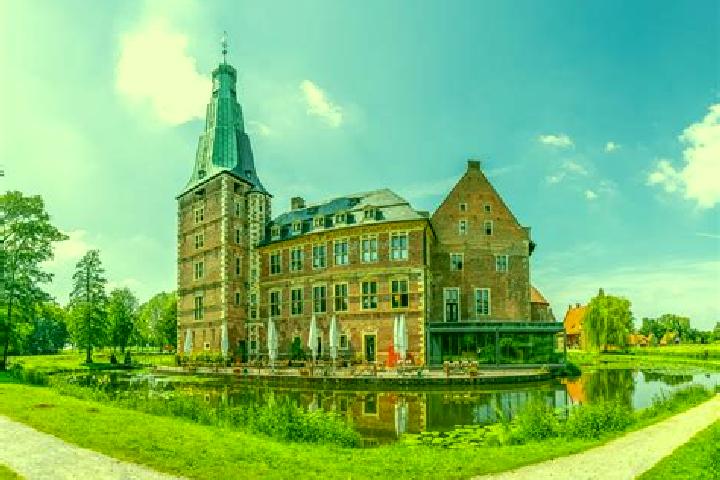 Alice, 30 — Escort in Lohmar, Germany
