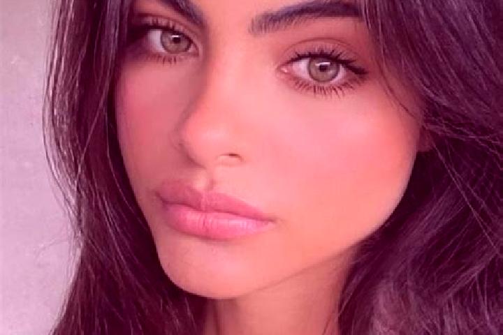 Alice, 32, a black dark-eyed indian companion based in Gammelsdorf. Offering GFE, Deep French Kissing, Travel Companion, Duos, 69. Available for incall and o...