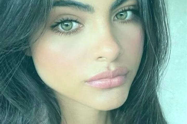 Alice, 32, a brunette dark-eyed middle eastern companion based in Divino. Offering CIM, Striptease, GFE. Available for incall and outcall, day and evening da...
