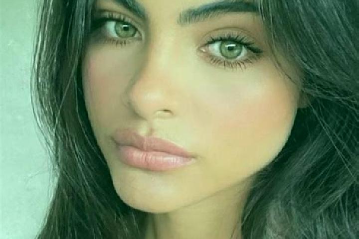 Alice, 32, a brunette hazel-eyed slavic companion based in Ouesso. Offering A-Level, Dinner Date, Striptease, Tantra. Available for incall and outcall, day a...