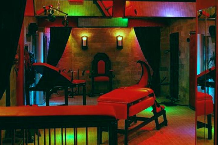 Alice, 32, a red green-eyed mediterranean companion based in Rasskazovo. Offering Roleplay, Striptease, BDSM, Fetish, OWO. Available for incall and outcall, ...