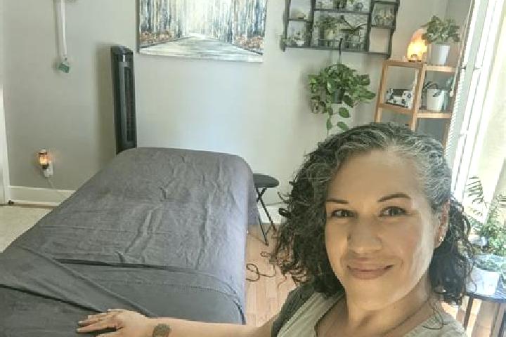Alice, 33, a black green-eyed latina companion based in Conchy-les-Pots. Offering Couples, 69, Massage, Tantra. Available for incall and outcall, overnight b...