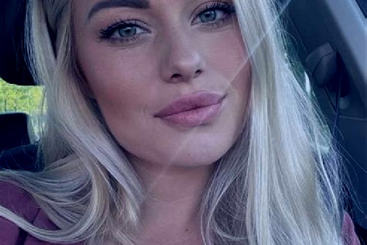 Alice, 33, a blonde hazel-eyed asian companion based in Thiescourt. Offering Dinner Date, GFE, Prostate Massage, BDSM, Striptease. Available for incall and o...