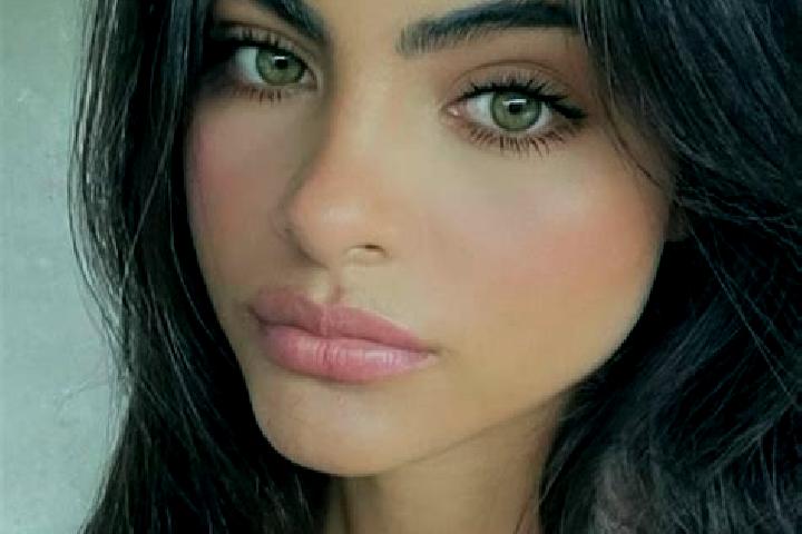 Alice, 33, a brunette green-eyed caucasian companion based in Cavtat. Offering Striptease, BDSM. Available for incall and outcall, overnight bookings available.