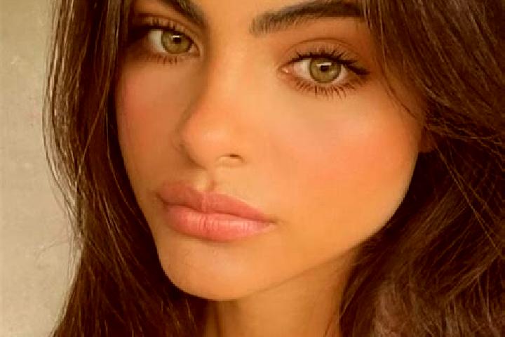 Alice, 34, a brunette green-eyed mediterranean companion based in Lyncourt. Offering Domination, OWO, 69, Deep French Kissing, Roleplay. Available for incall...