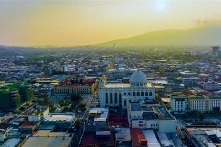 Alice, 34 — Escort in Ciudad Barrios, El Salvador