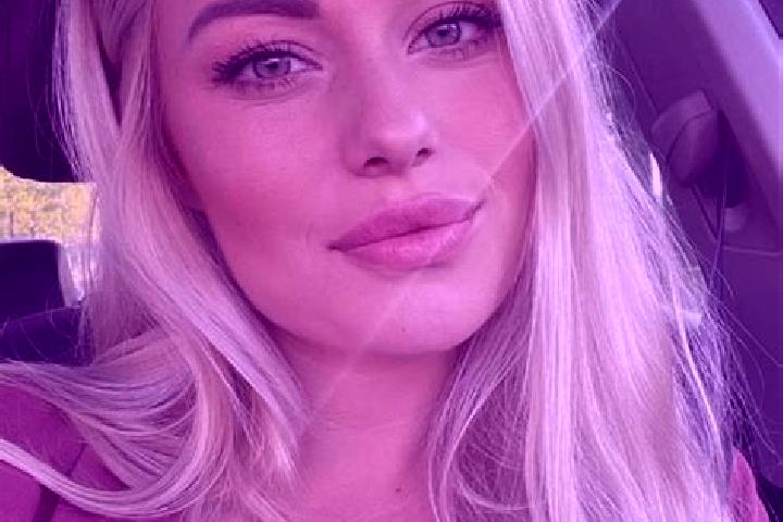 Alice, 35, a blonde hazel-eyed middle eastern companion based in Winscombe. Offering OWO, Duos, Massage. Available for incall and outcall, overnight bookings...