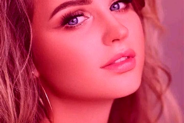 Alice, 35, a dark blonde blue-eyed mediterranean companion based in Markopoulo Oropou. Offering Massage, Travel Companion, 69, Striptease. Available for inca...