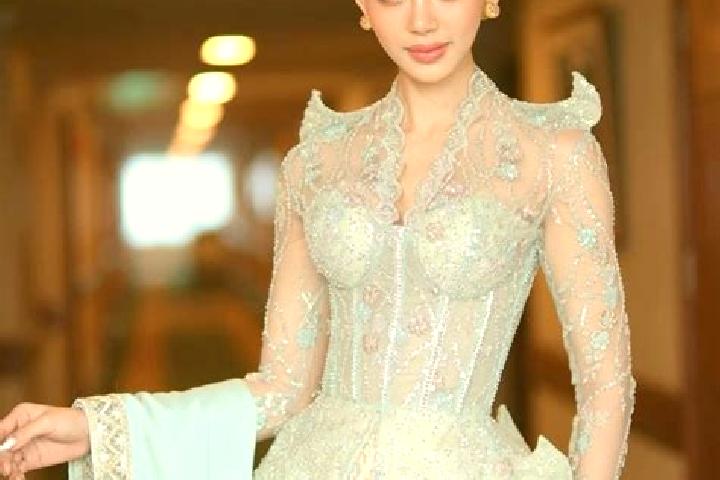 Alice, 35 — Escort in Nangtaw, Myanmar
