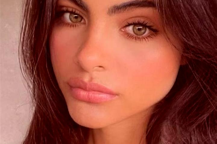 Alice, 36, a chestnut dark-eyed middle eastern companion based in Turvey. Offering CIM, Prostate Massage, Tantra, A-Level. Available for incall and outcall, ...