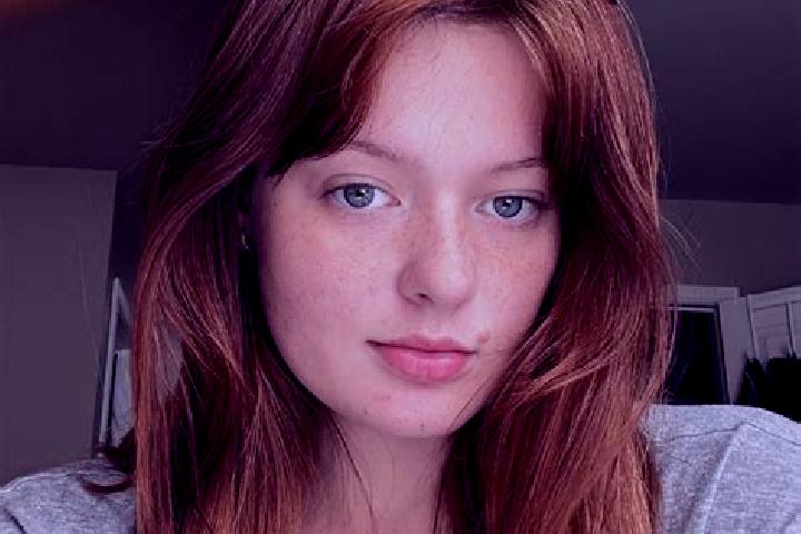 Alice, 37, a red grey-eyed caucasian companion based in Coral Bay. Offering Party Girl, Prostate Massage, Overnight, Deep French Kissing. Available for incal...