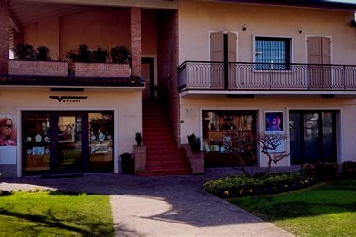 Alice, 37 — Escort in Buscate, Italy