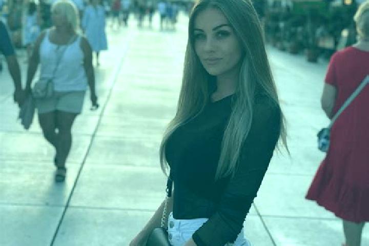Alice, 37 — Escort in Ciclova-Romana, Romania