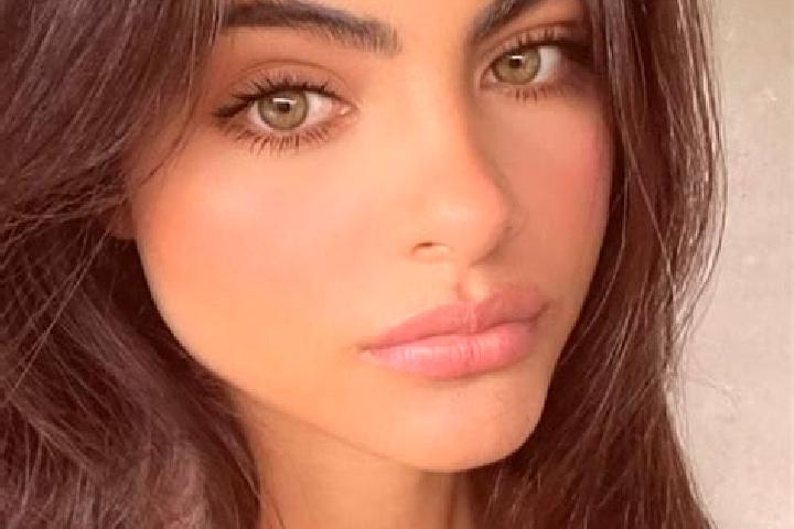 Alice, 39, a auburn dark-eyed indian companion based in Ombarade. Offering A-Level, Massage, Dinner Date, GFE. Available for incall and outcall, day and even...