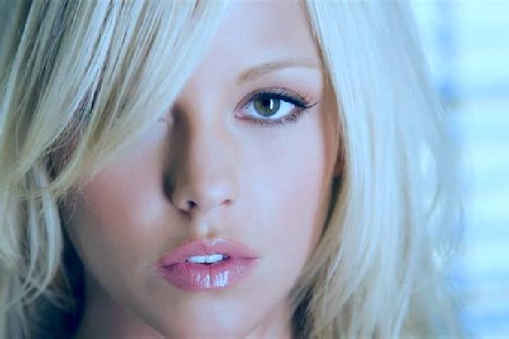 Alice, 39, a blonde brown-eyed mixed companion based in Josse. Offering Tantra, Roleplay. Available for incall and outcall, day and evening dates.