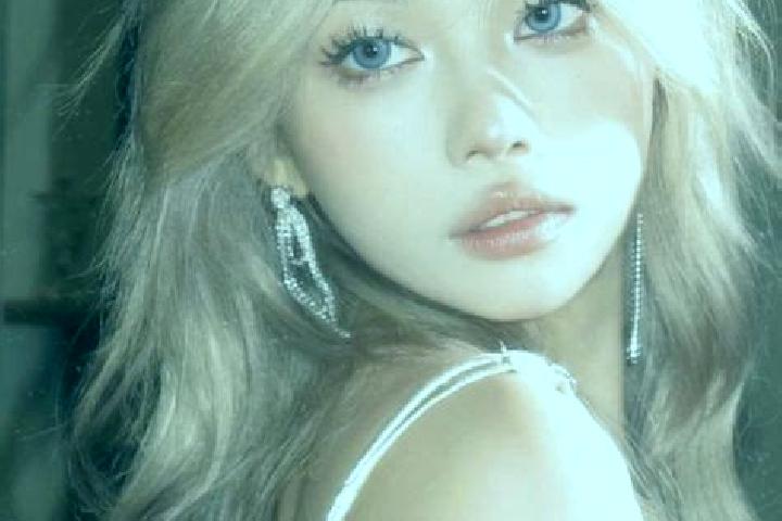 Alice, 39, a blonde dark-eyed asian companion based in Saclamanton. Offering Dinner Date, BDSM, A-Level, Overnight. Available for incall and outcall, overnig...