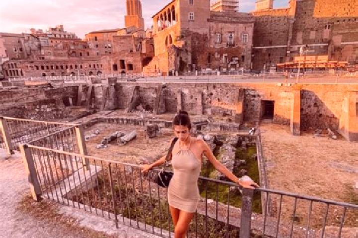 Alice, 39 — Escort in Misciano, Italy