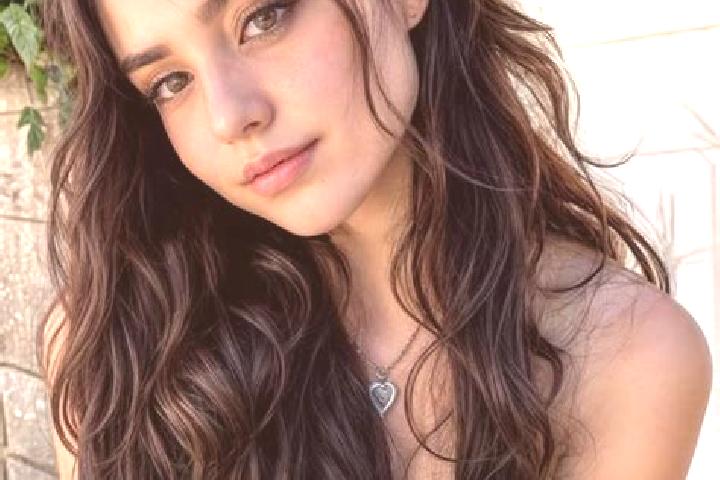 Amelia, 20, a auburn brown-eyed middle eastern companion based in Demba Chio. Offering Domination, Erotic Massage, Striptease, GFE. Available for incall and ...