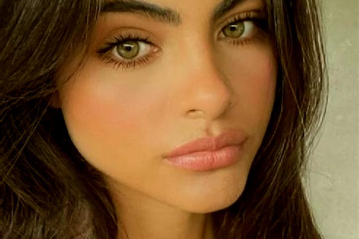 Amelia, 20, a blonde amber-eyed indian companion based in Soblinec. Offering CIM, Striptease, OWO. Available for incall and outcall, day and evening dates.