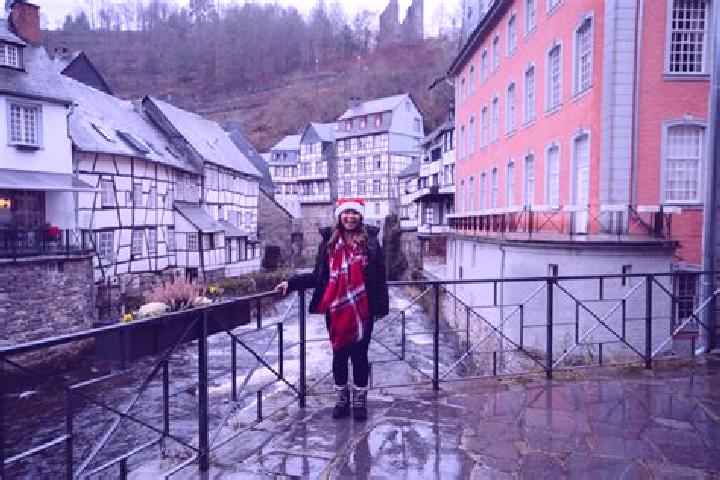 Amelia, 20 — Escort in Monschau, Germany
