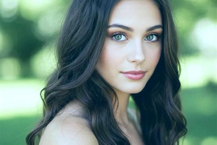 Amelia, 21, a brunette hazel-eyed slavic companion based in Loehningen. Offering Massage, BDSM, A-Level, Tantra. Available for incall and outcall, day and ev...