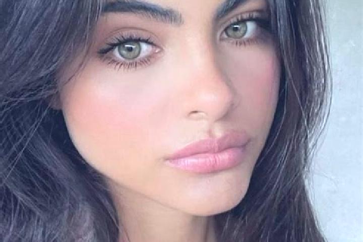Amelia, 21, a chestnut hazel-eyed indian companion based in Rubite. Offering Roleplay, Girlfriend Experience, Dinner Date, Overnight, Duos. Available for inc...