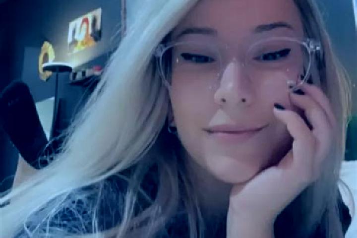 Amelia, 22, a platinum blonde amber-eyed caucasian companion based in Moutiers-sur-le-Lay. Offering Duos, Tantra, Fetish, Domination. Available for incall an...