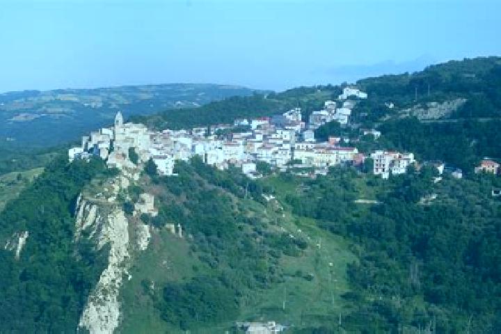 Amelia, 22 — Escort in Castellino del Biferno, Italy