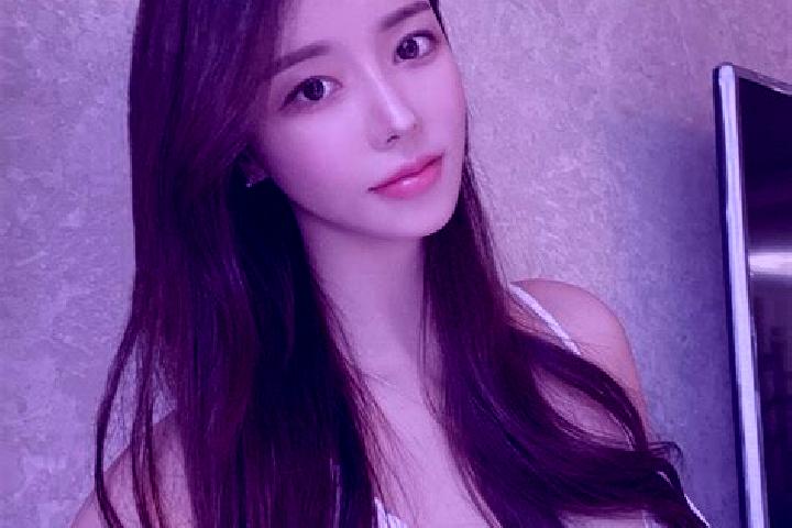Amelia, 22 — Escort in Jingguan, China