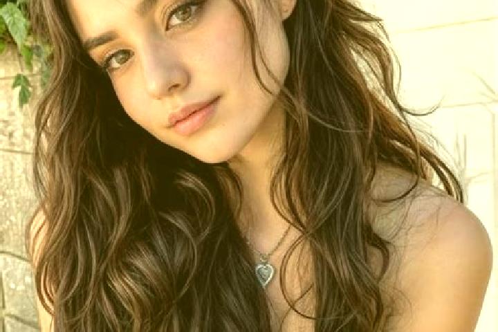 Amelia, 23, a auburn hazel-eyed mediterranean companion based in Torre los Negros. Offering Travel Companion, Deep French Kissing, GFE. Available for incall ...