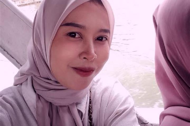 Amelia, 23 — Escort in Kedungreja, Indonesia