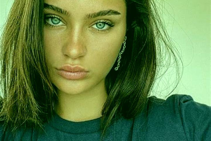 Amelia, 24, a auburn blue-eyed indian companion based in Bourg-Saint-Bernard. Offering Deep French Kissing, A-Level, Party Girl. Available for incall and out...