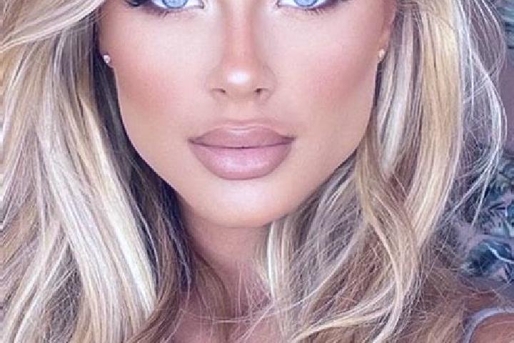 Amelia, 24, a blonde blue-eyed latina companion based in Berveni. Offering CIM, Domination, Deep French Kissing. Available for incall and outcall, day and ev...