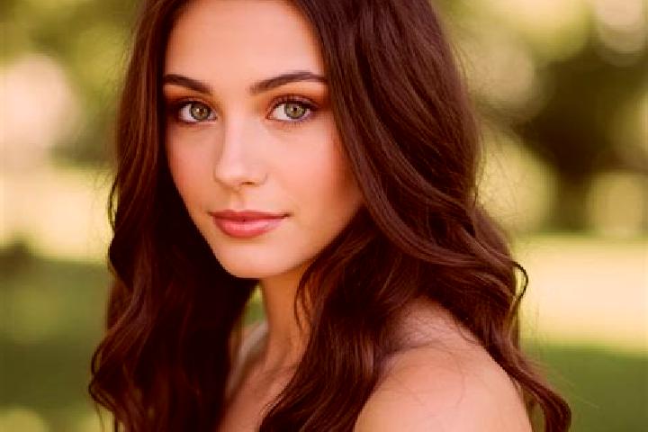 Amelia, 24, a brunette hazel-eyed mediterranean companion based in Barcus. Offering Couples, Dinner Date, Travel Companion, OWO. Available for incall and out...