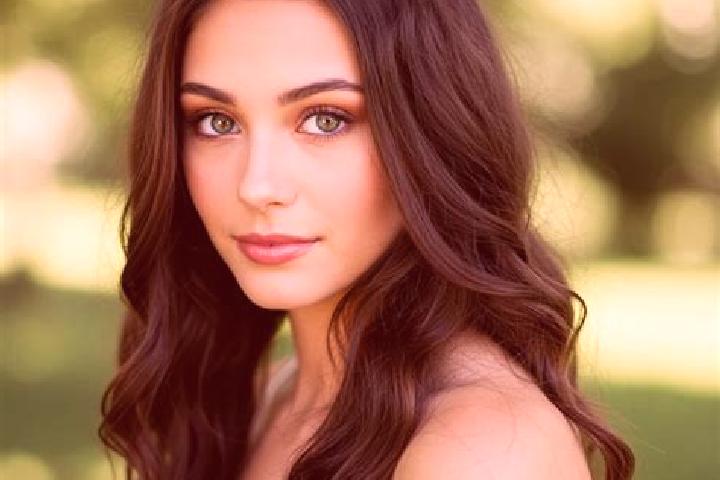 Amelia, 24, a brunette hazel-eyed mediterranean companion based in Vyry. Offering Domination, Striptease, CIM. Available for incall and outcall, day and even...