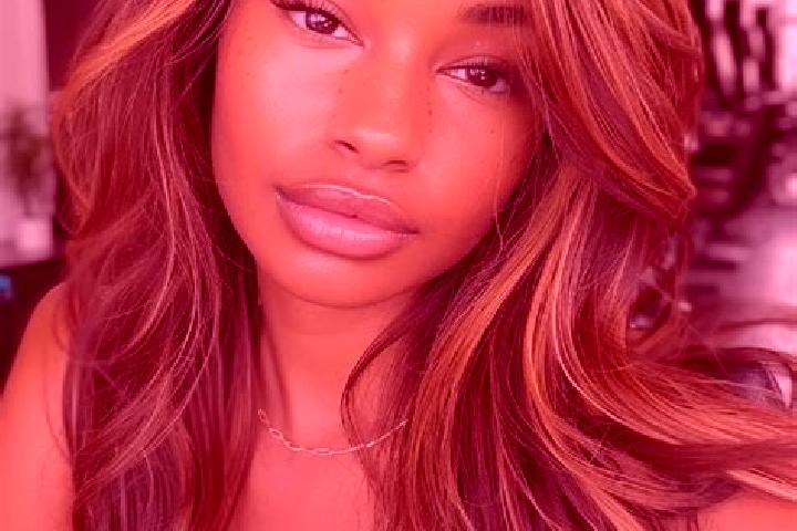 Amelia, 24, a dark blonde dark-eyed caucasian companion based in Ochaby. Offering Massage, BDSM, Striptease. Available for incall and outcall, day and evenin...
