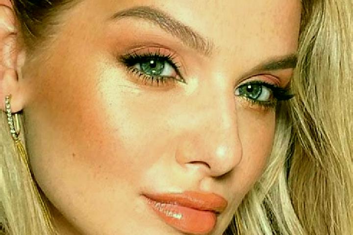 Amelia, 24, a dark blonde green-eyed caribbean companion based in Mont-Saint-Andre. Offering Massage, BDSM, Dinner Date. Available for incall and outcall, ov...