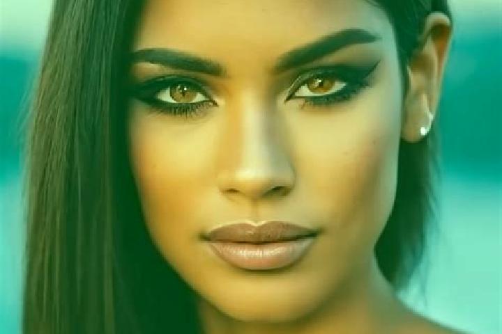 Amelia, 24, a red hazel-eyed latina companion based in Raxruha. Offering Dinner Date, Massage, Tantra. Available for incall and outcall, overnight bookings a...