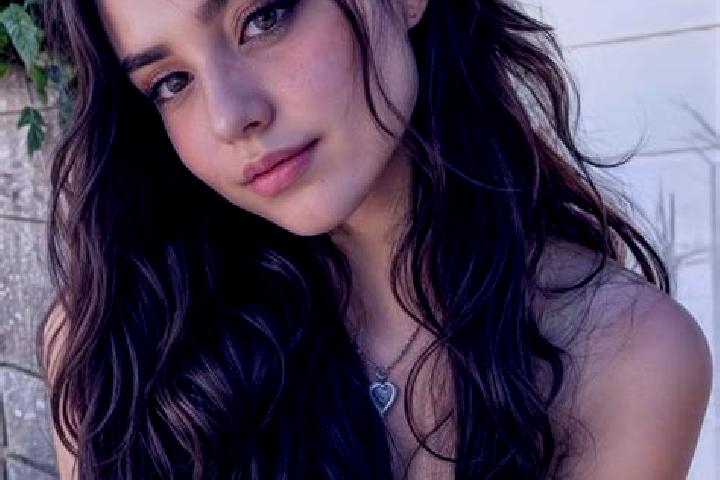 Amelia, 25, a auburn amber-eyed european companion based in Boara. Offering 69, Roleplay, Travel Companion, BDSM, A-Level. Available for incall and outcall, ...