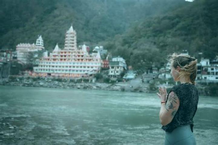 Amelia, 25 — Escort in Rishikesh, India