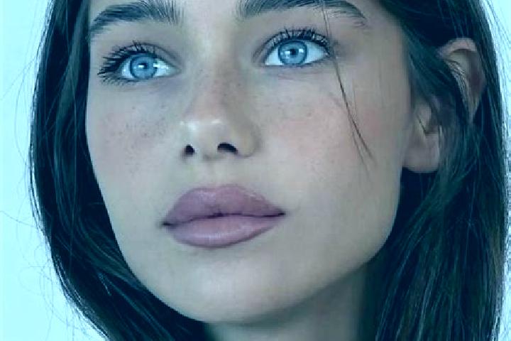 Amelia, 26, a brunette brown-eyed slavic companion based in Saparua. Offering Striptease, Erotic Massage, Roleplay, Deep French Kissing, Overnight. Available...