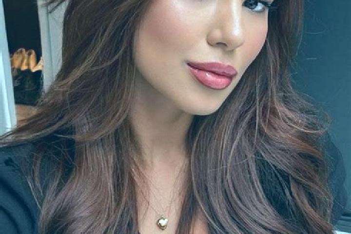 Amelia, 26, a chestnut brown-eyed latina companion based in Torsby. Offering Dinner Date, Party Girl. Available for incall and outcall, overnight bookings av...