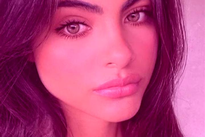 Amelia, 26, a dark blonde green-eyed indian companion based in Corguinho. Offering Striptease, BDSM, Travel Companion, A-Level. Available for incall and outc...