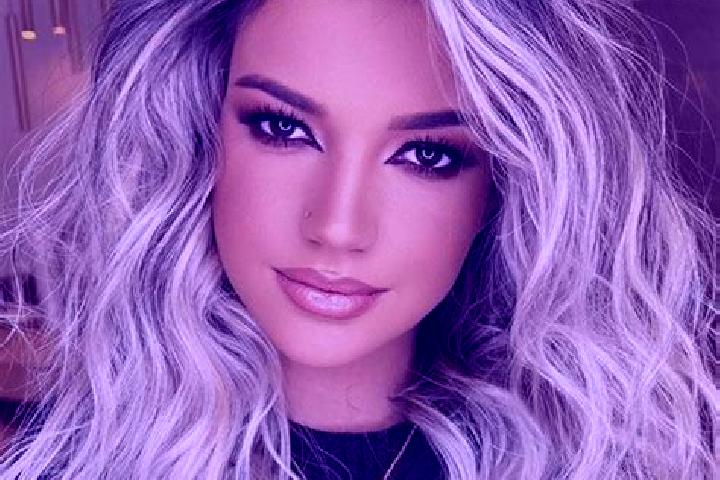 Amelia, 26, a platinum blonde brown-eyed indian companion based in Radoaia. Offering Erotic Massage, Deep French Kissing, Massage. Available for incall and o...