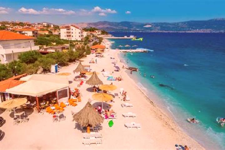Amelia, 26 — Escort in Slatine, Croatia