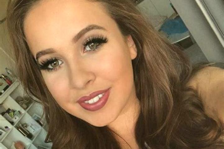 Amelia, 27, a chestnut brown-eyed mediterranean companion based in Ehrang. Offering Erotic Massage, Prostate Massage, A-Level. Available for incall and outca...